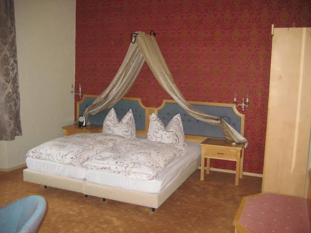 Schloss Hotel Вурцен Екстериор снимка